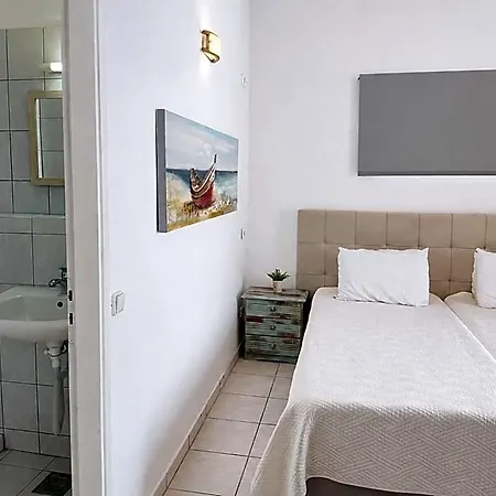 Hotel Votsalon House - 30 Meters From Alykes Khartáta